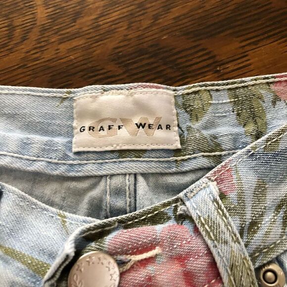 Graff Wear Light Wash Floral Print Cropped Jeans - Picture 6 of 12